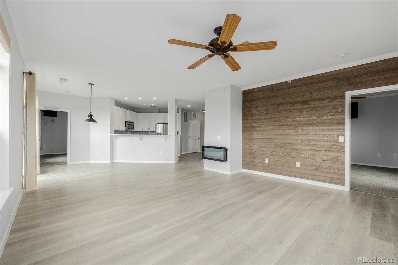 13456 Via Varra Unit: 401