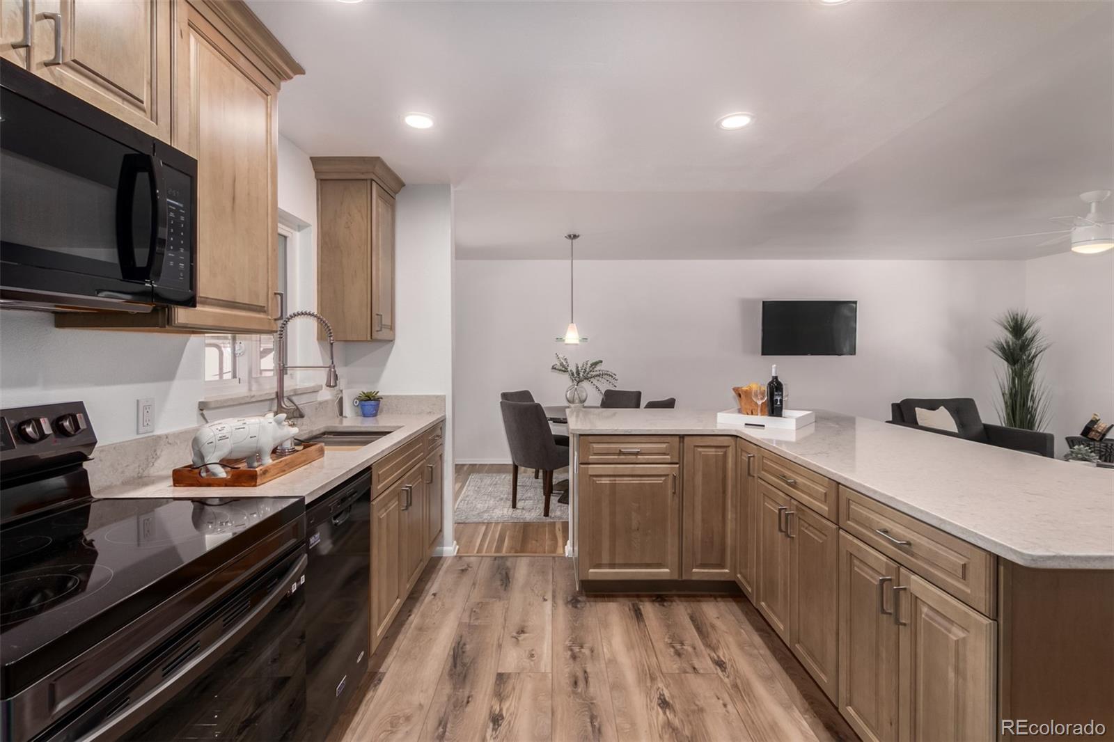 3032 S Saulsbury Street