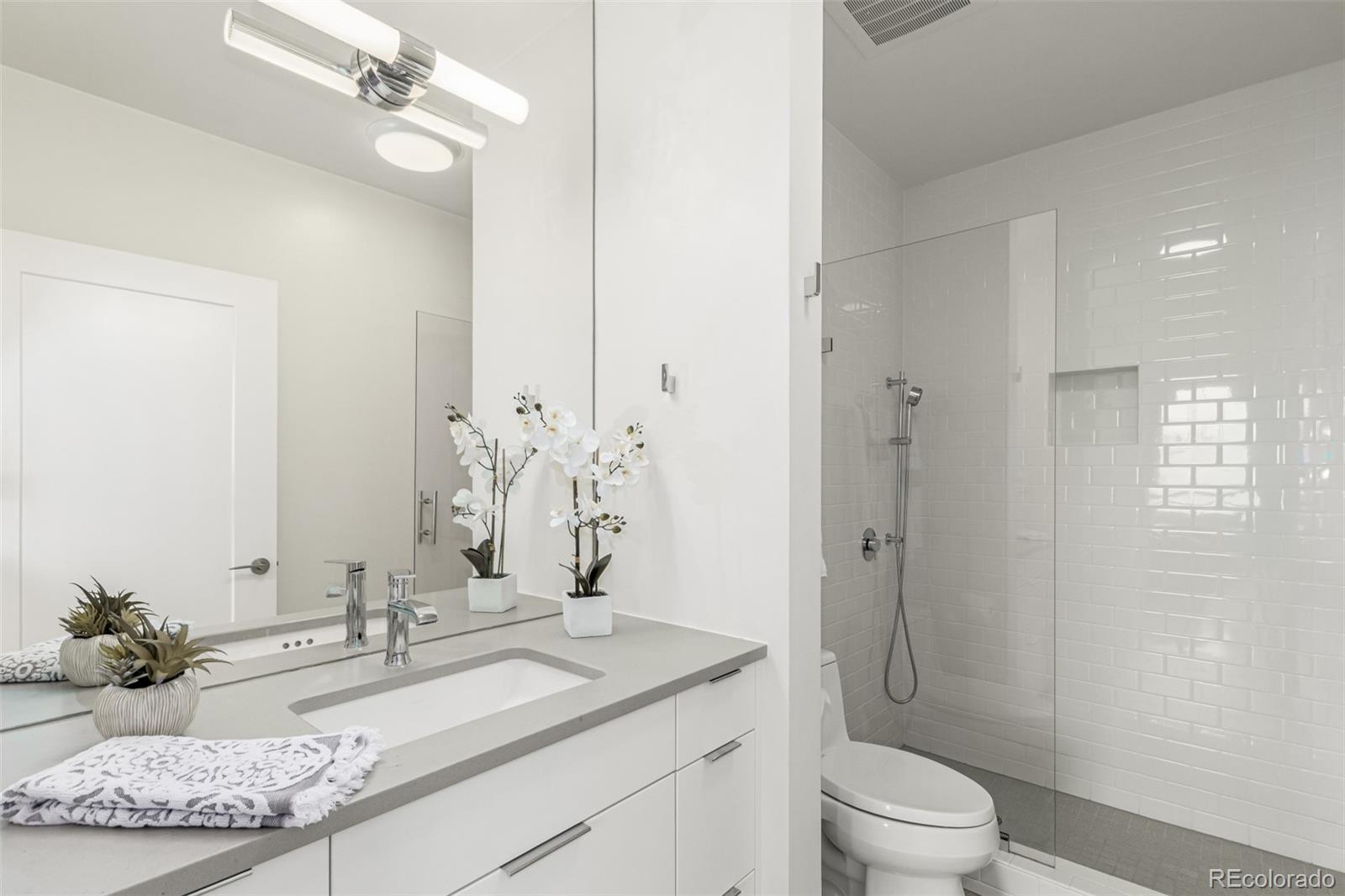 1401 Delgany Street Unit: 204