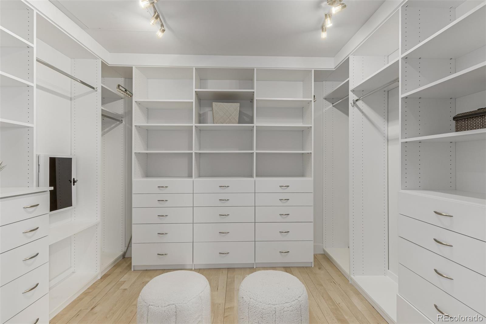 1401 Delgany Street Unit: 204