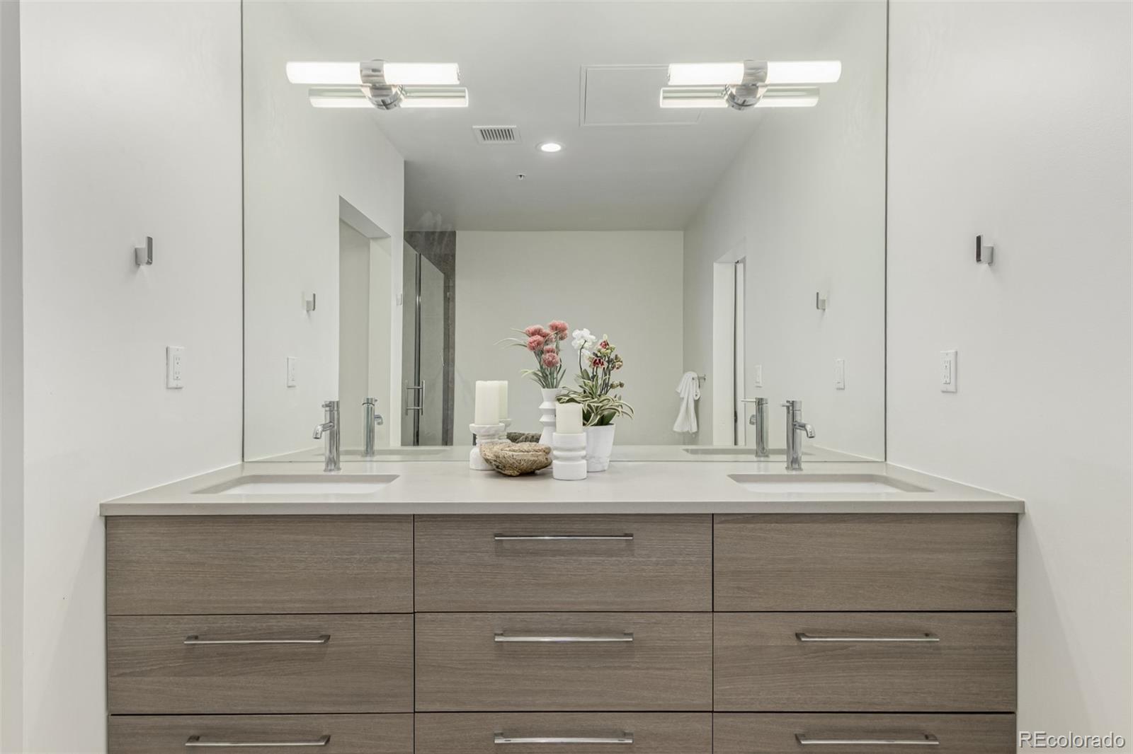 1401 Delgany Street Unit: 204