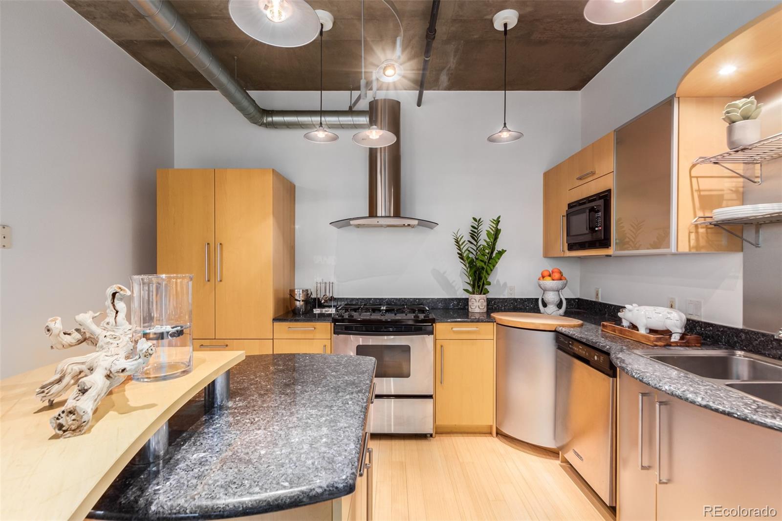 1401 Wewatta Street Unit: 211