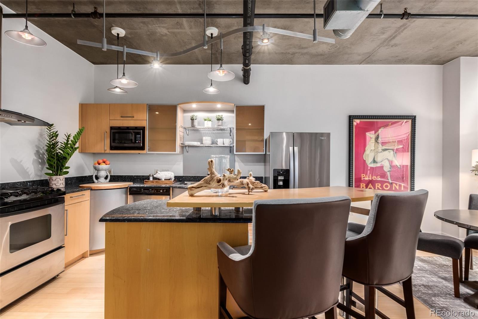 1401 Wewatta Street Unit: 211