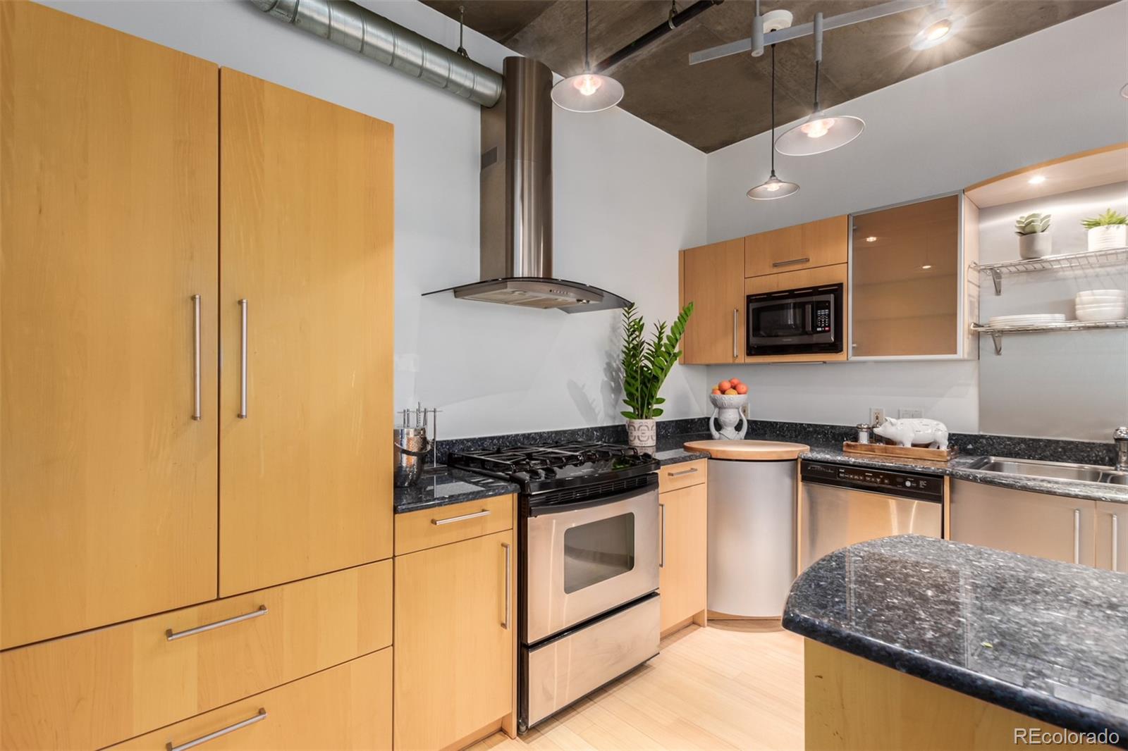 1401 Wewatta Street Unit: 211