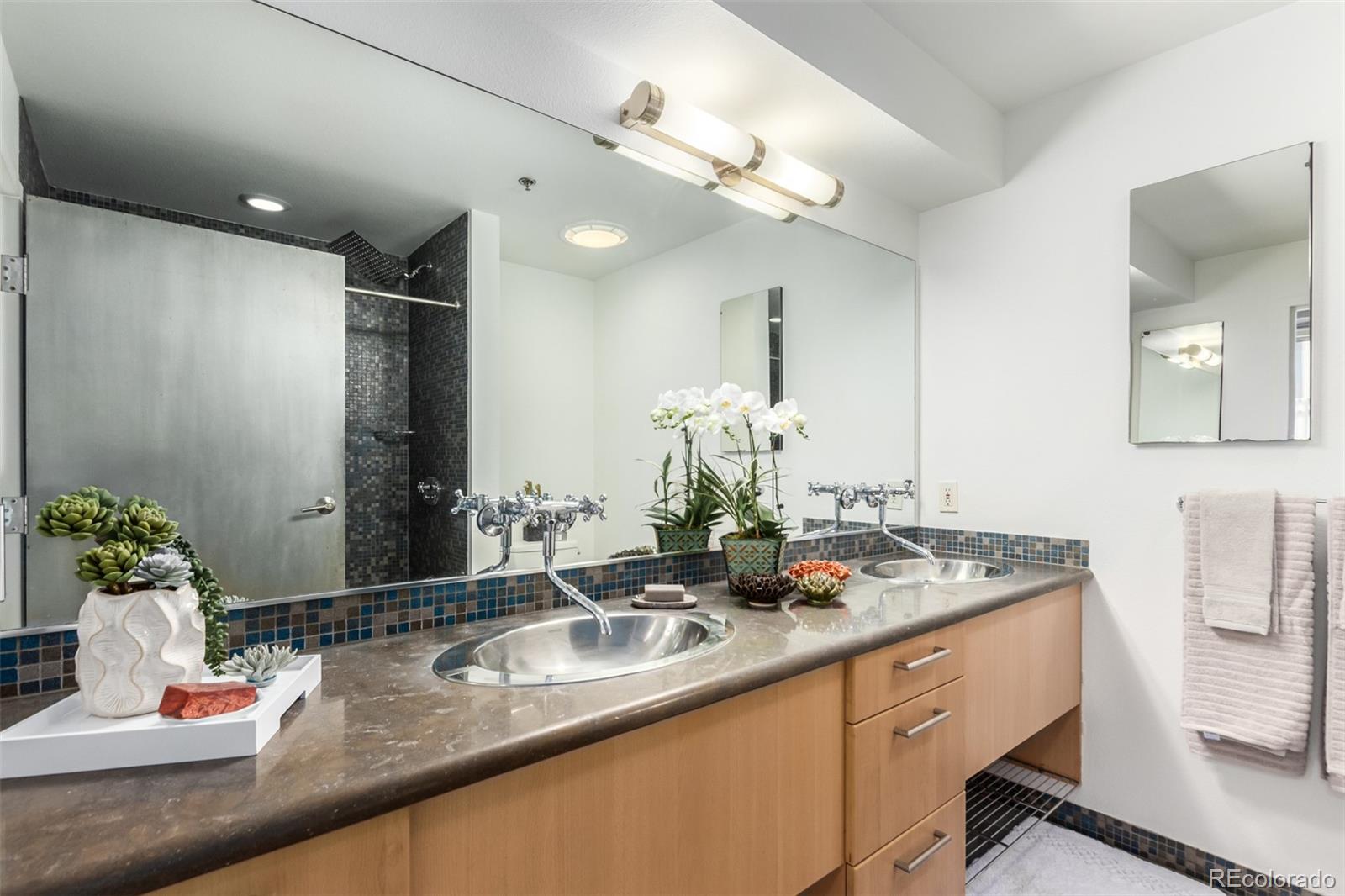 1401 Wewatta Street Unit: 211