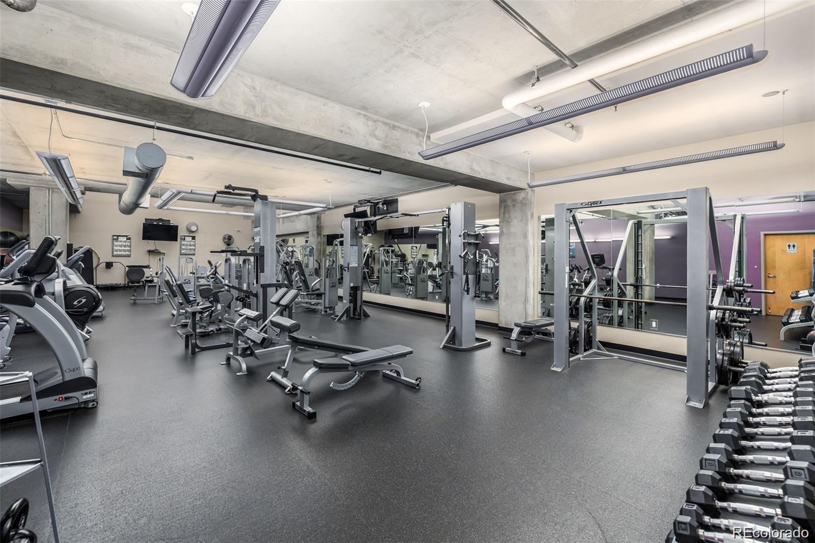 1401 Wewatta Street Unit: 211