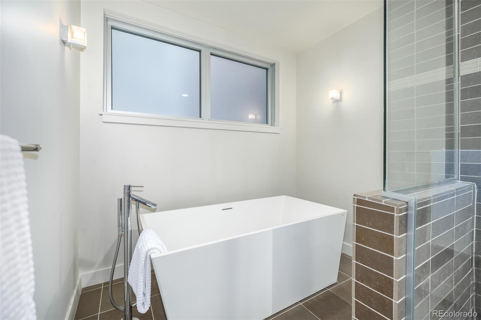 2229 Blake Street Unit: 501