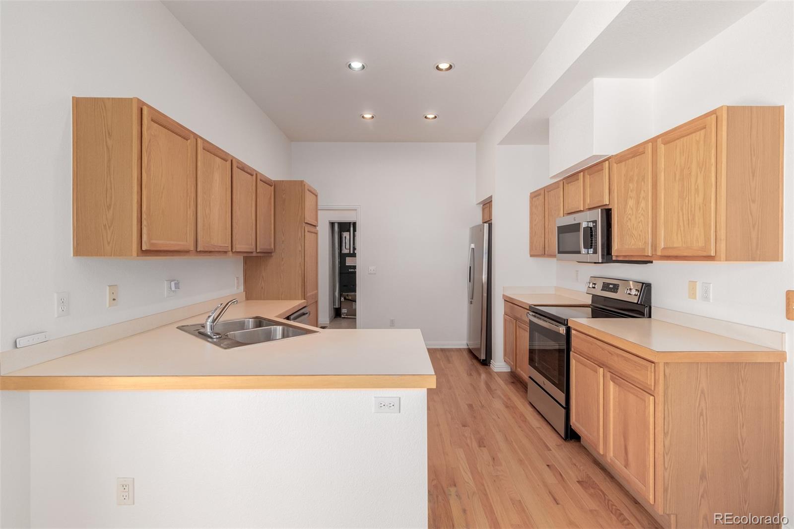 8300 Fairmount Drive Unit: BB101