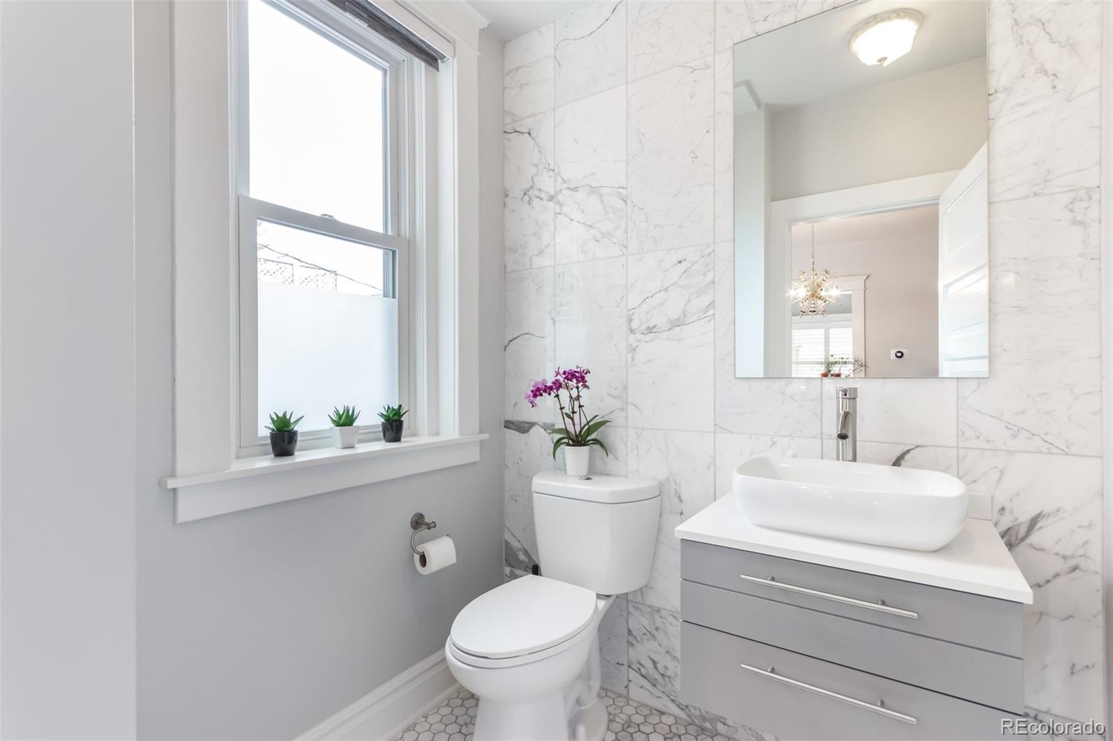 2050-L N Ogden Street