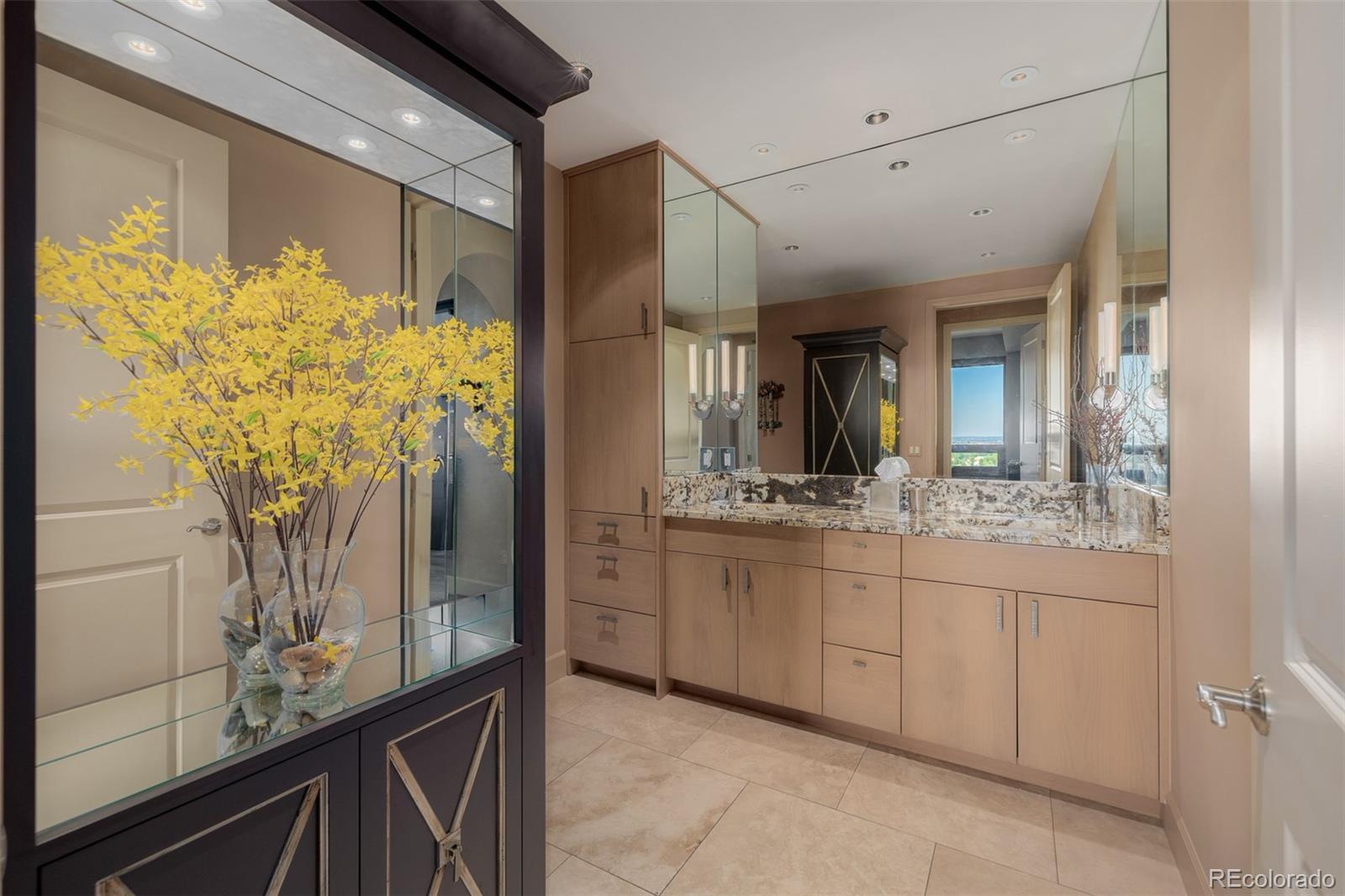 1650 Fillmore Street Unit: 2107