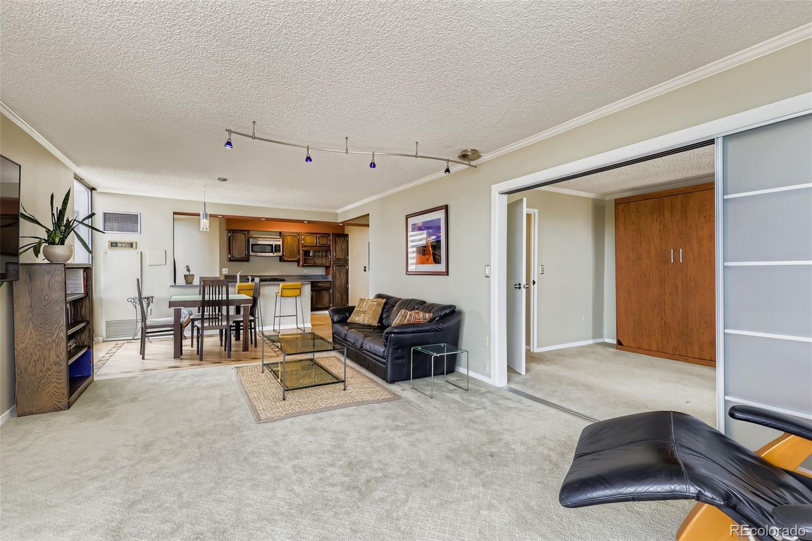 1625 Larimer Street Unit: 2707