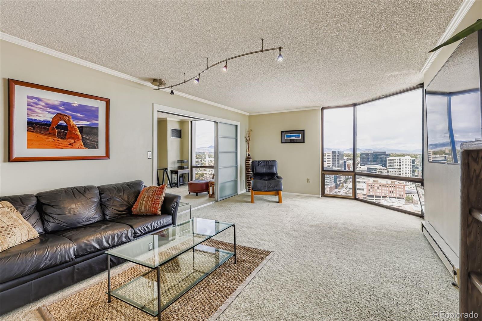 1625 Larimer Street Unit: 2707