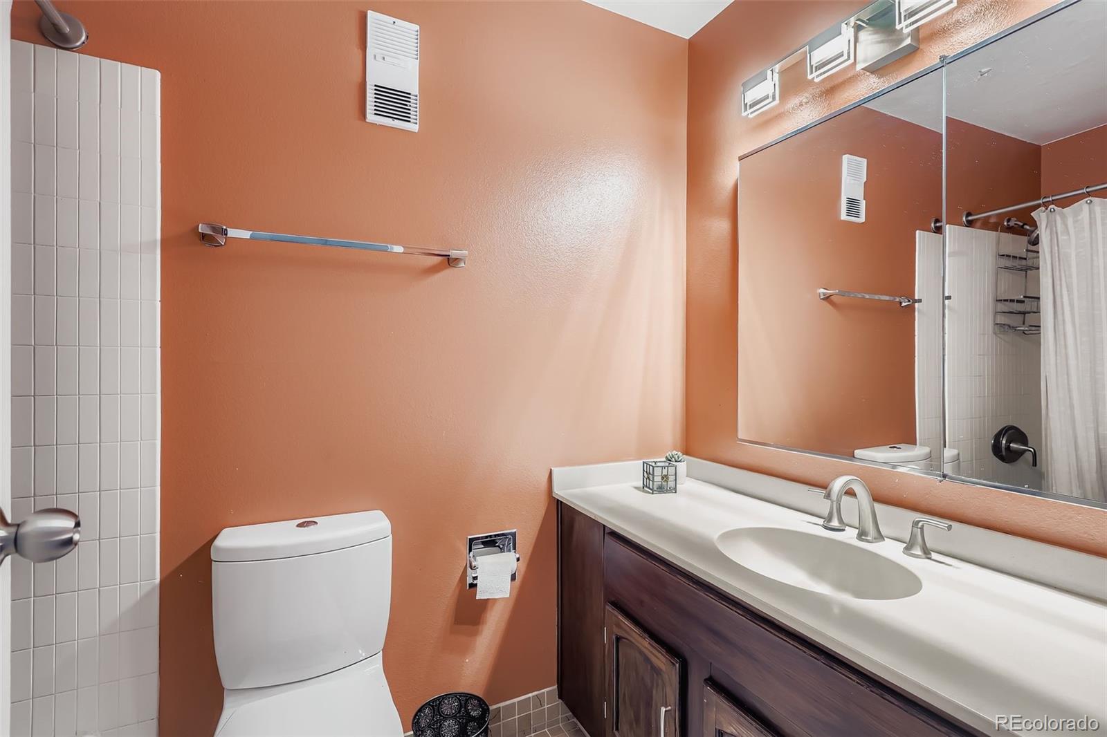 1625 Larimer Street Unit: 2707