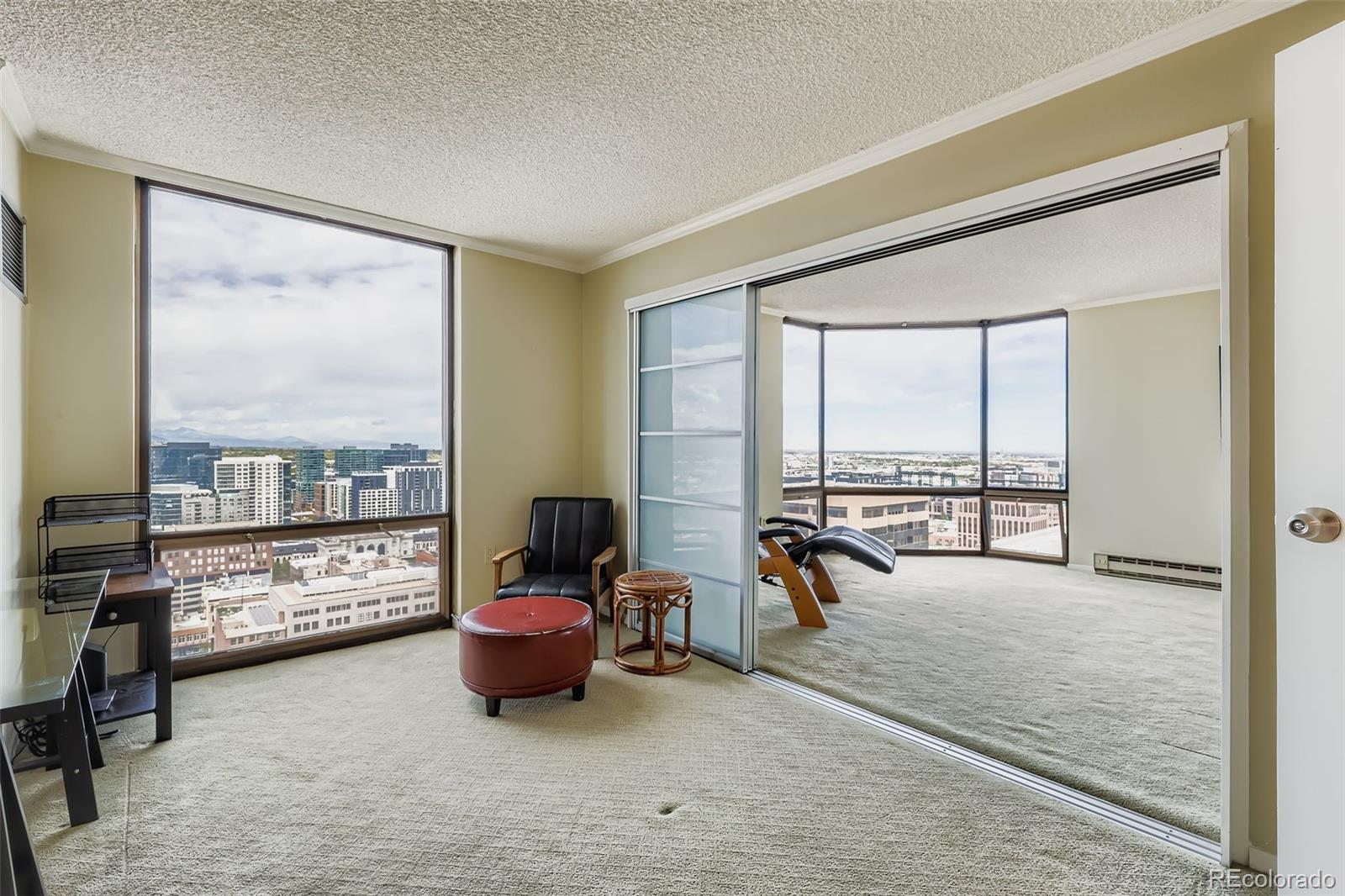 1625 Larimer Street Unit: 2707