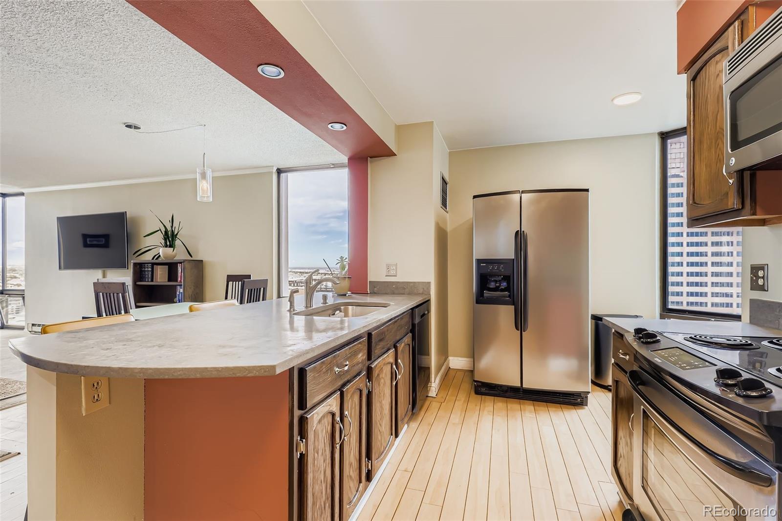 1625 Larimer Street Unit: 2707