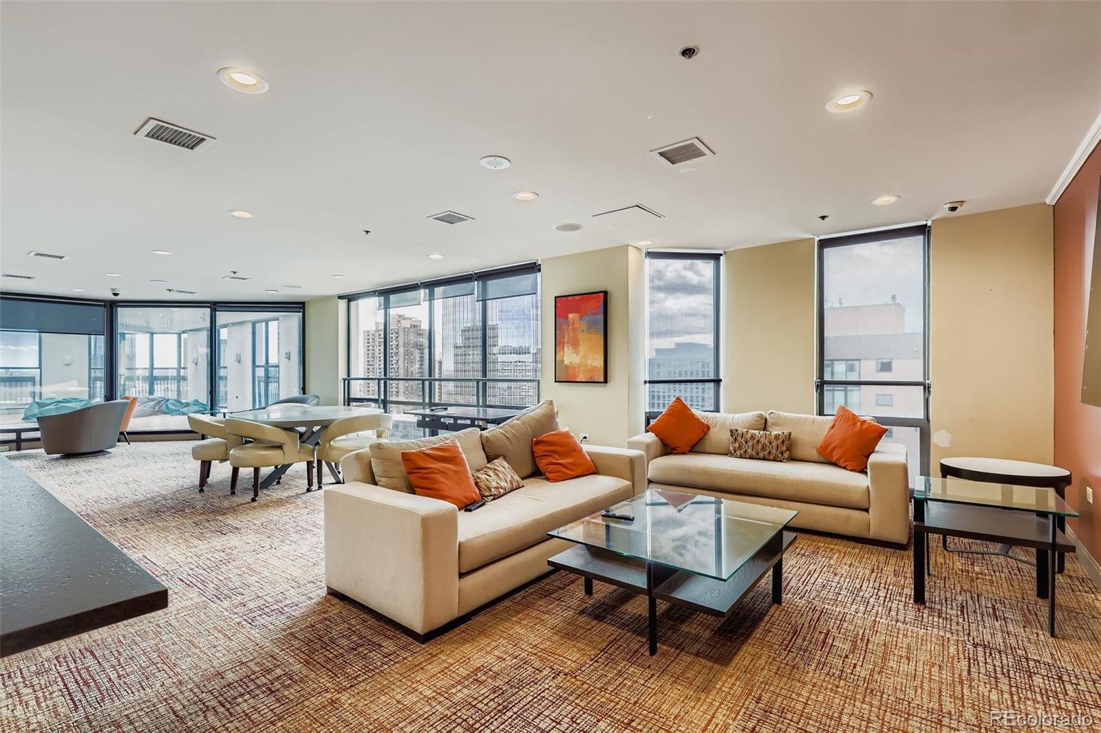 1625 Larimer Street Unit: 2707