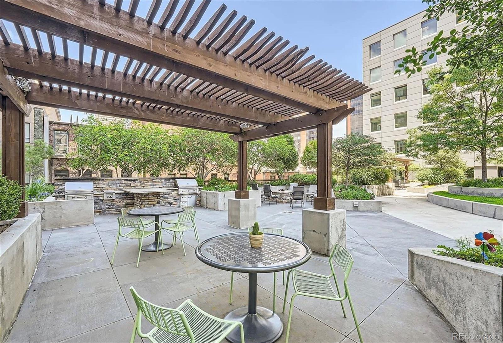 1625 Larimer Street Unit: 2707