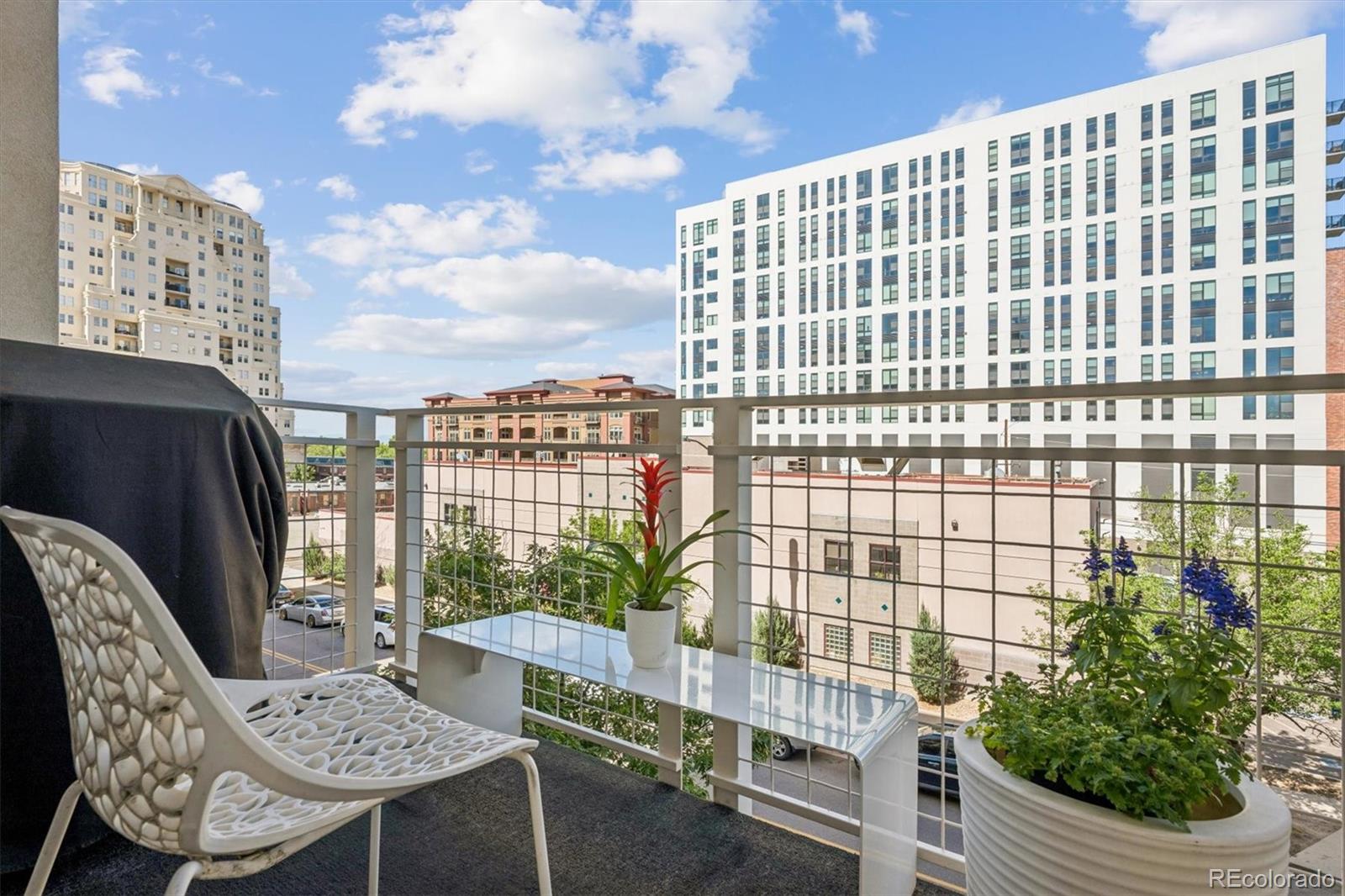290 W 12th Avenue Unit: 305