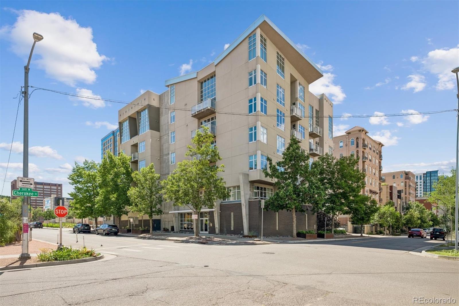 290 W 12th Avenue Unit: 305