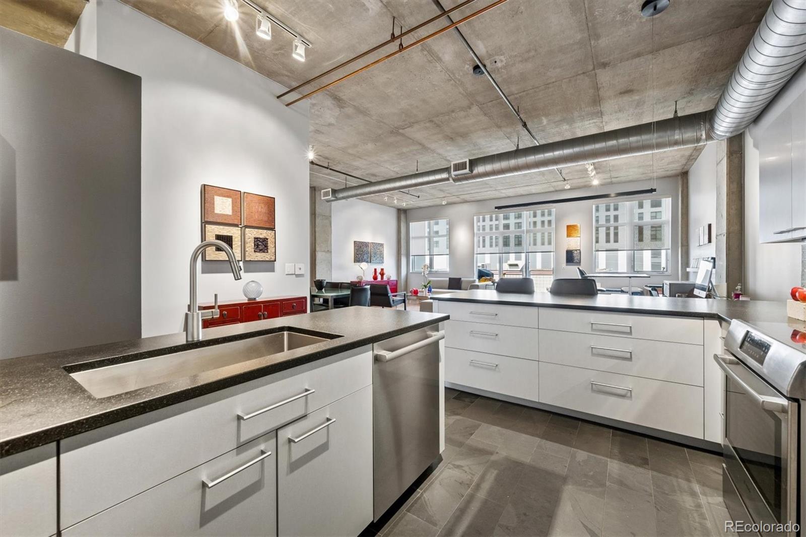 290 W 12th Avenue Unit: 305