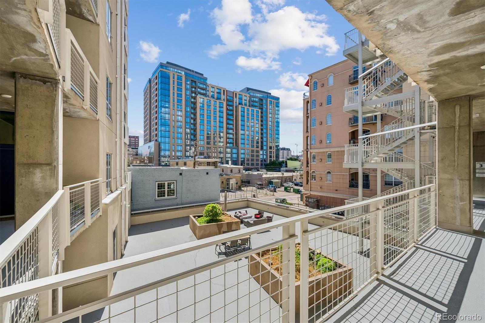 290 W 12th Avenue Unit: 305