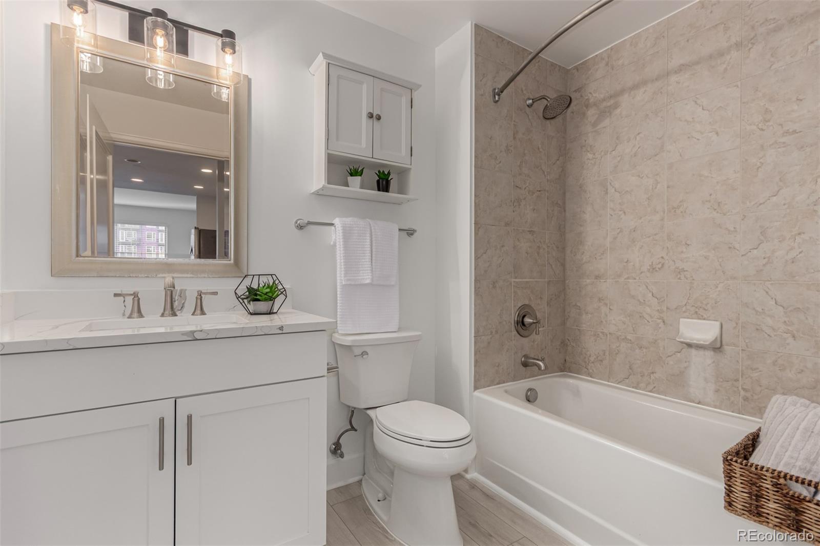 1975 N Grant Street Unit: 627