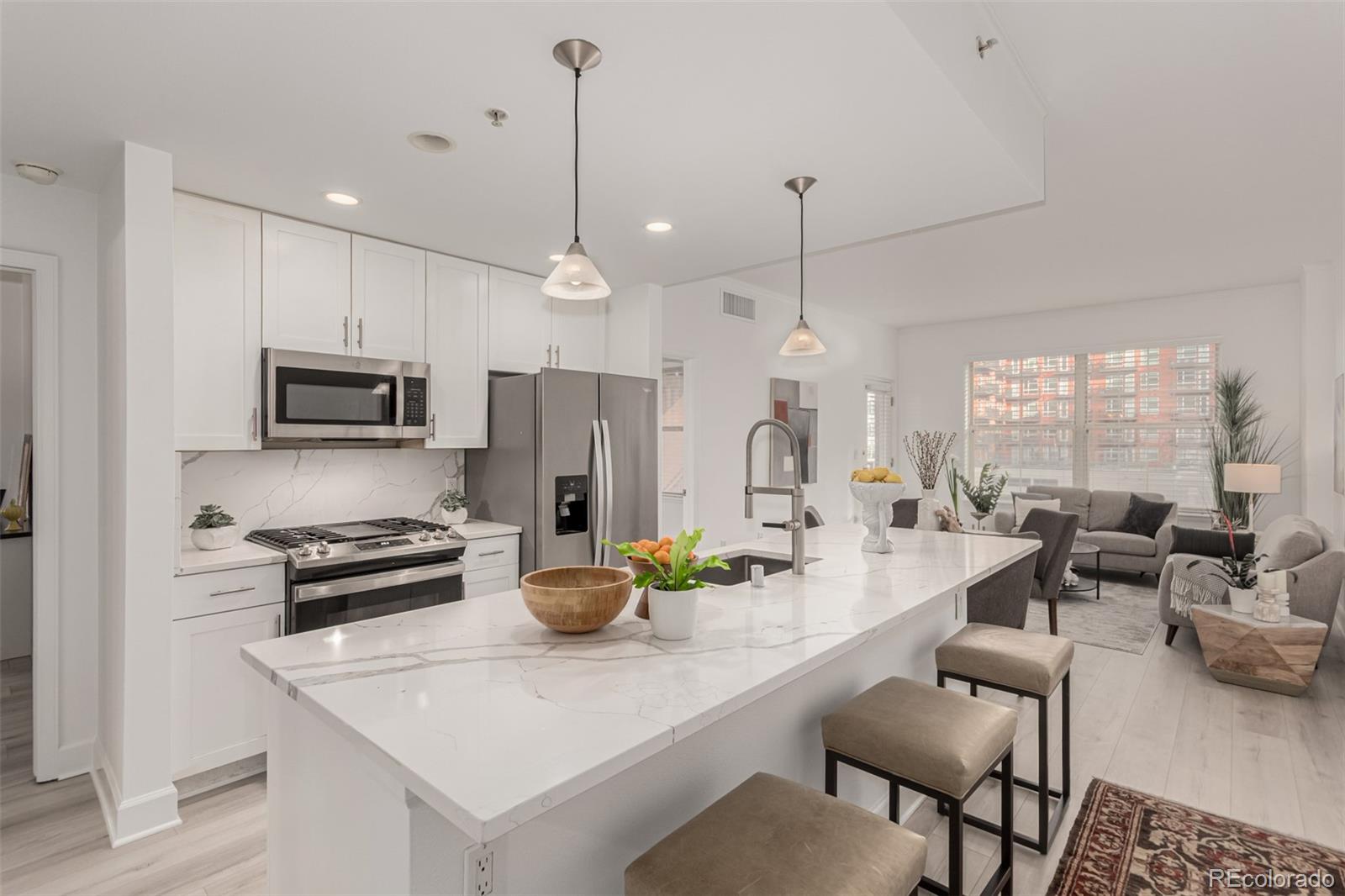 1975 N Grant Street Unit: 627