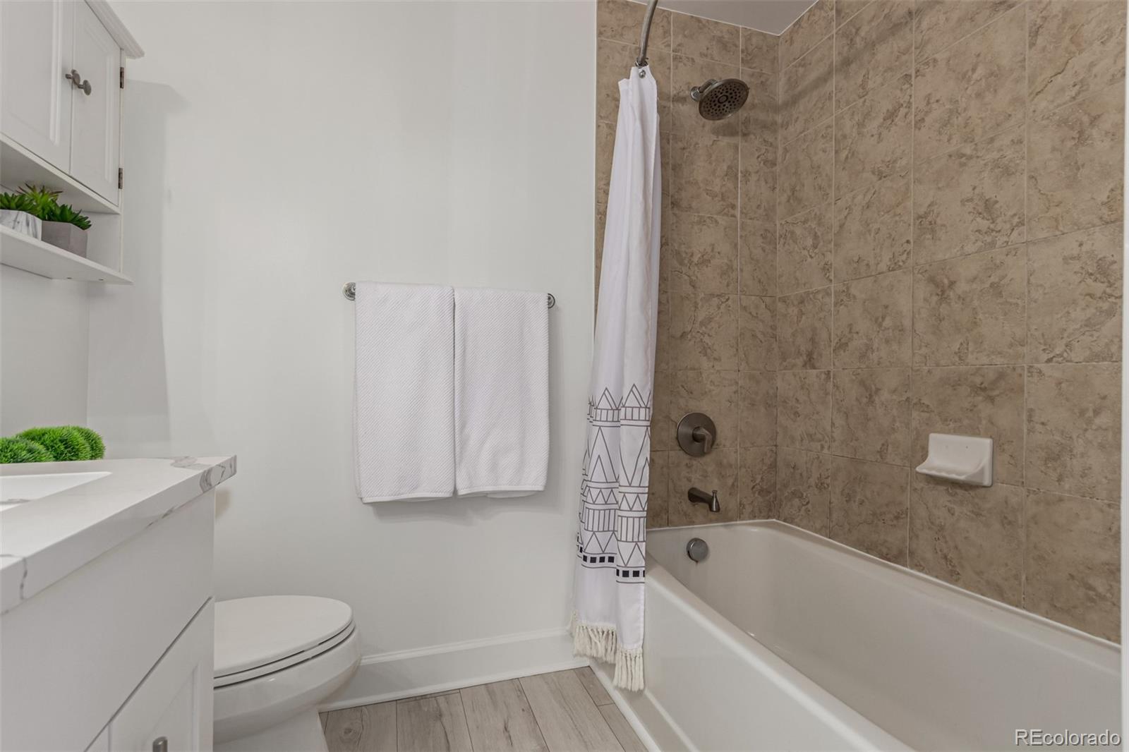 1975 N Grant Street Unit: 627