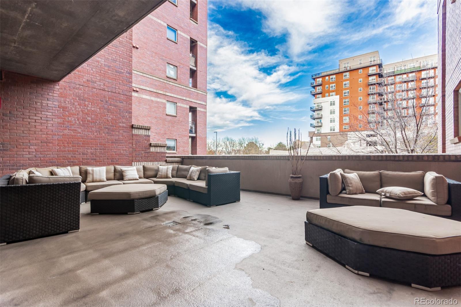 1975 N Grant Street Unit: 627