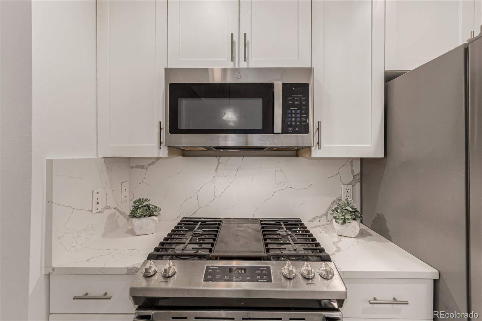 1975 N Grant Street Unit: 627