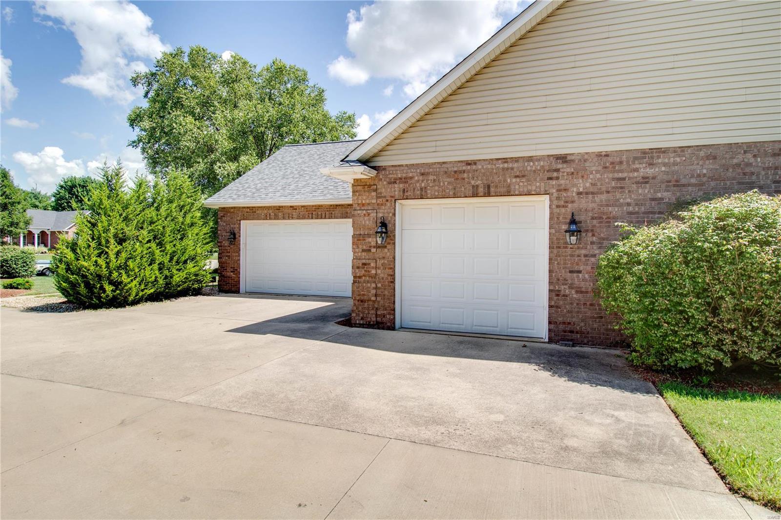 124 Illini Lane