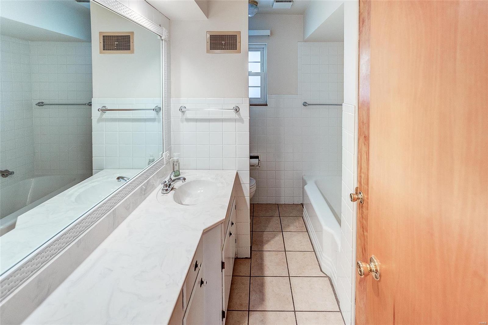 380 N 6th Street