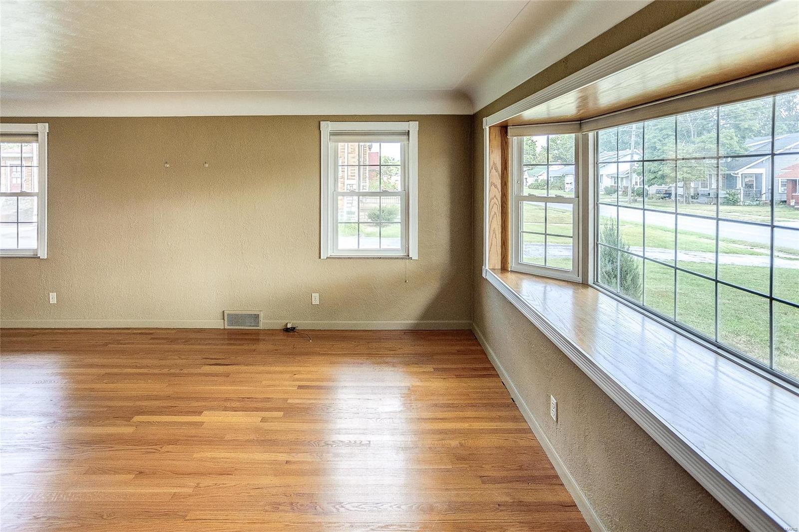 380 N 6th Street