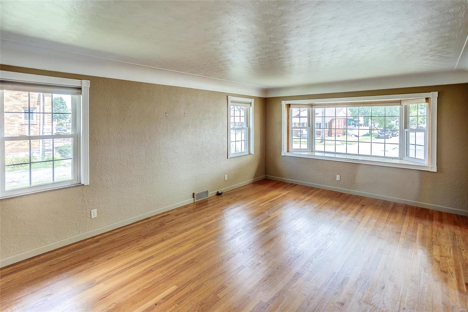 380 N 6th Street