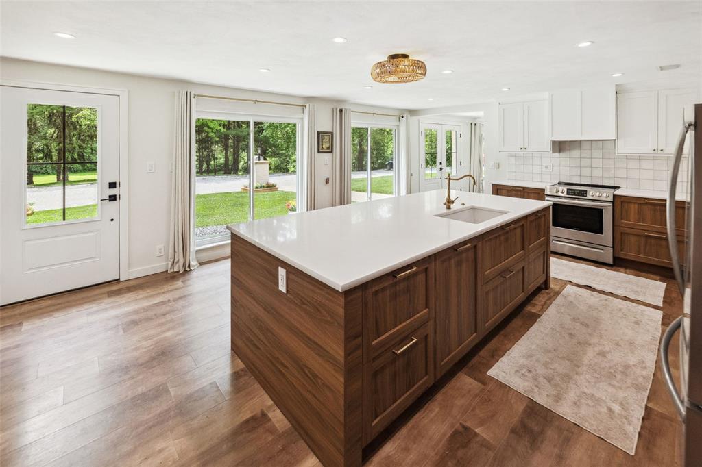 2100 Rose Knoll Lane