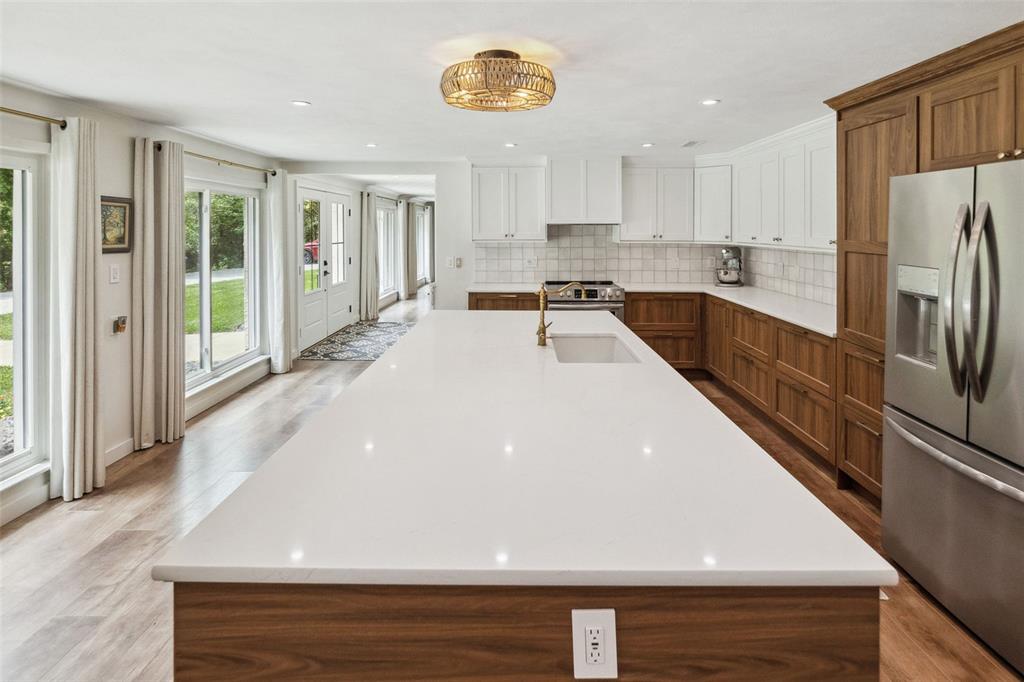 2100 Rose Knoll Lane