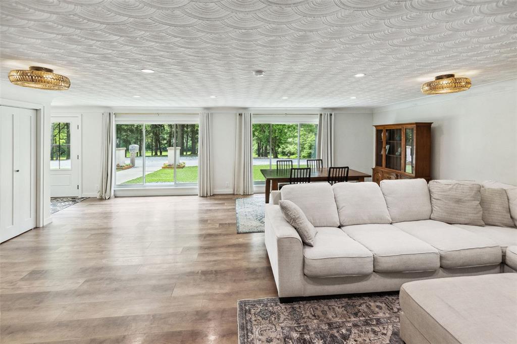 2100 Rose Knoll Lane
