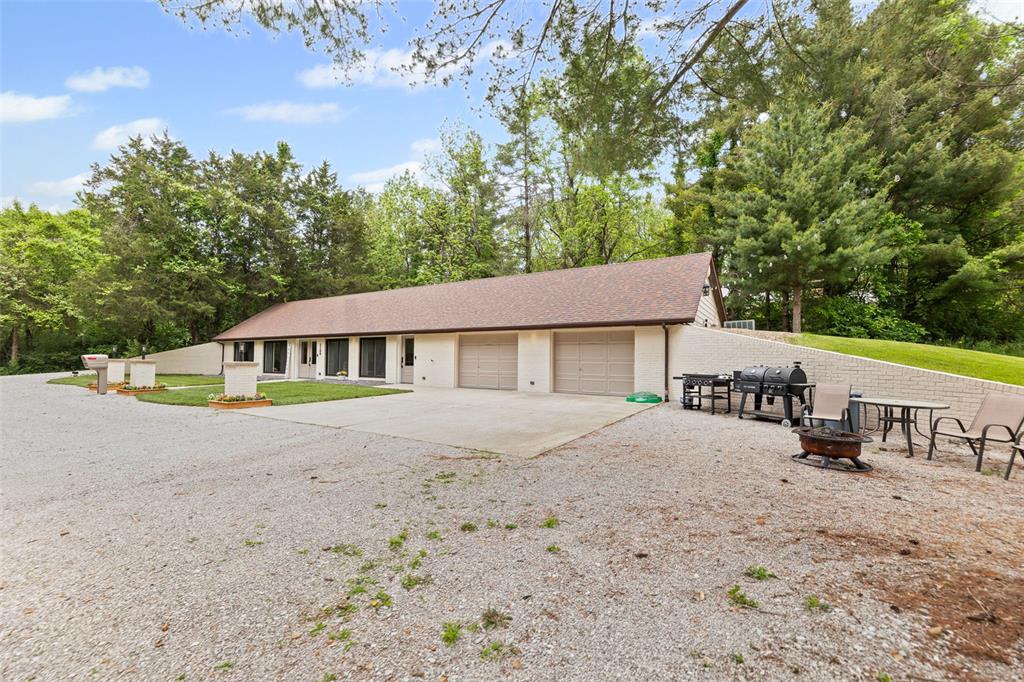 2100 Rose Knoll Lane