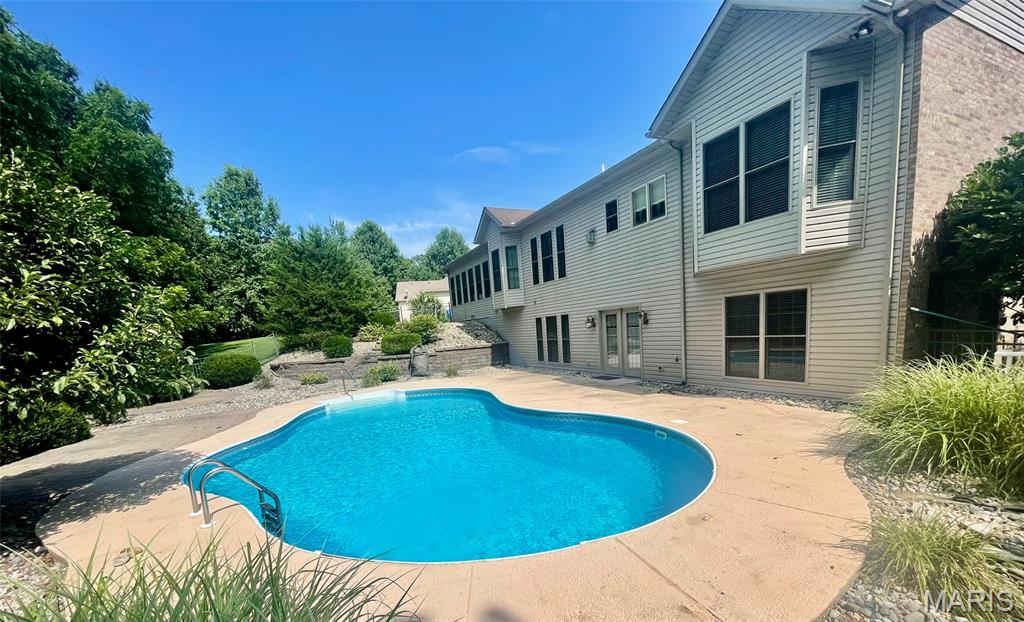 77 Woodcrest Drive