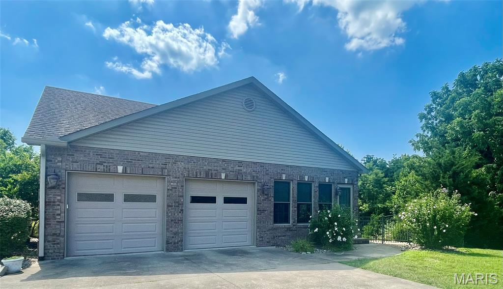 77 Woodcrest Drive