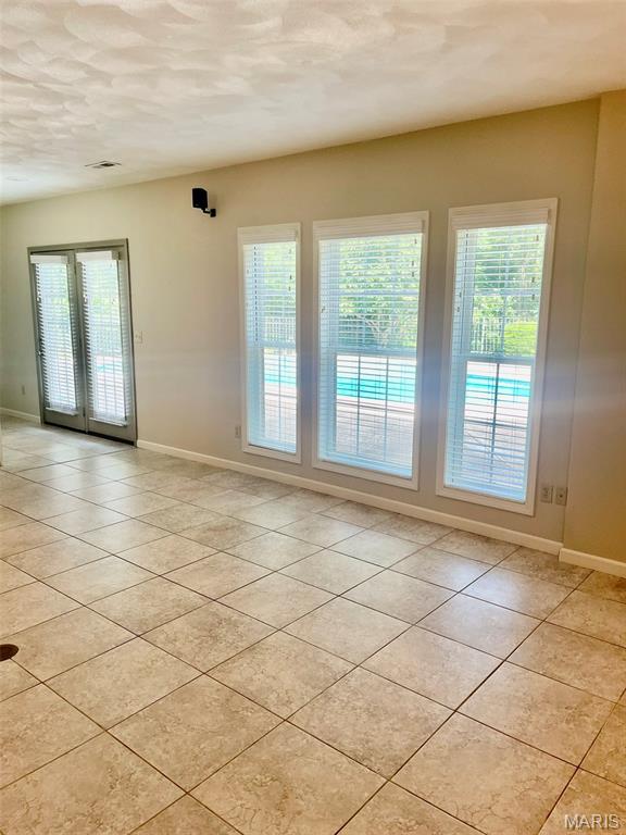 77 Woodcrest Drive