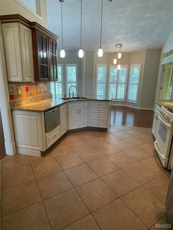 77 Woodcrest Drive