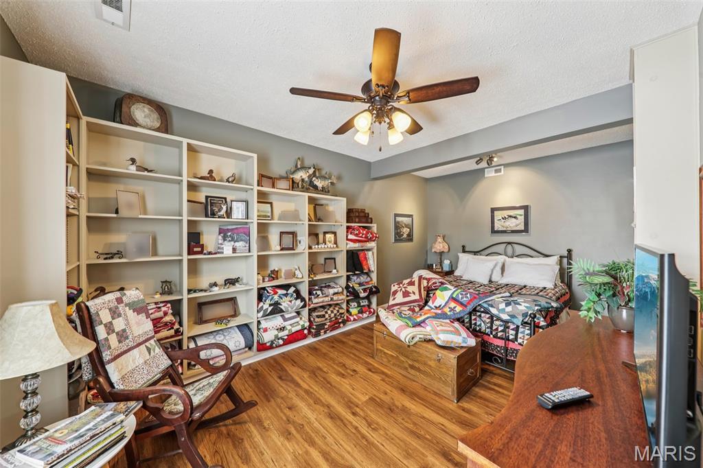 1869 Robins Mill Court
