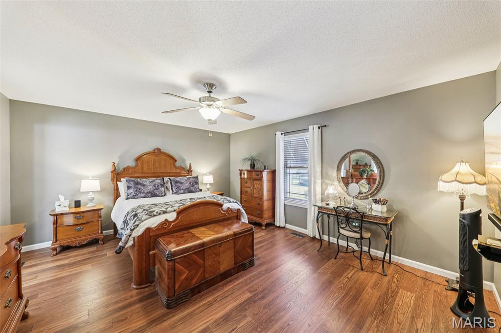 1869 Robins Mill Court