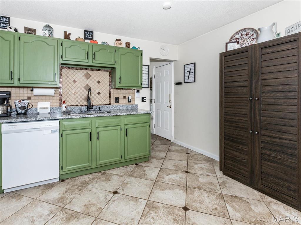 5717 Old Alton Road