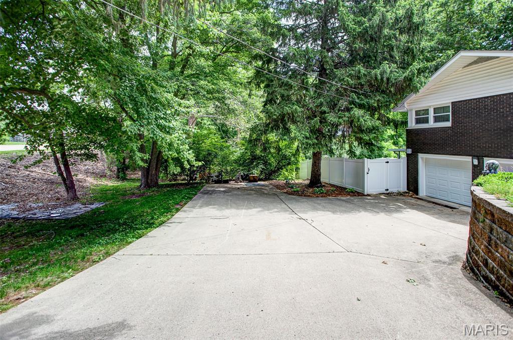5013 Crystal Lake Dr. Drive