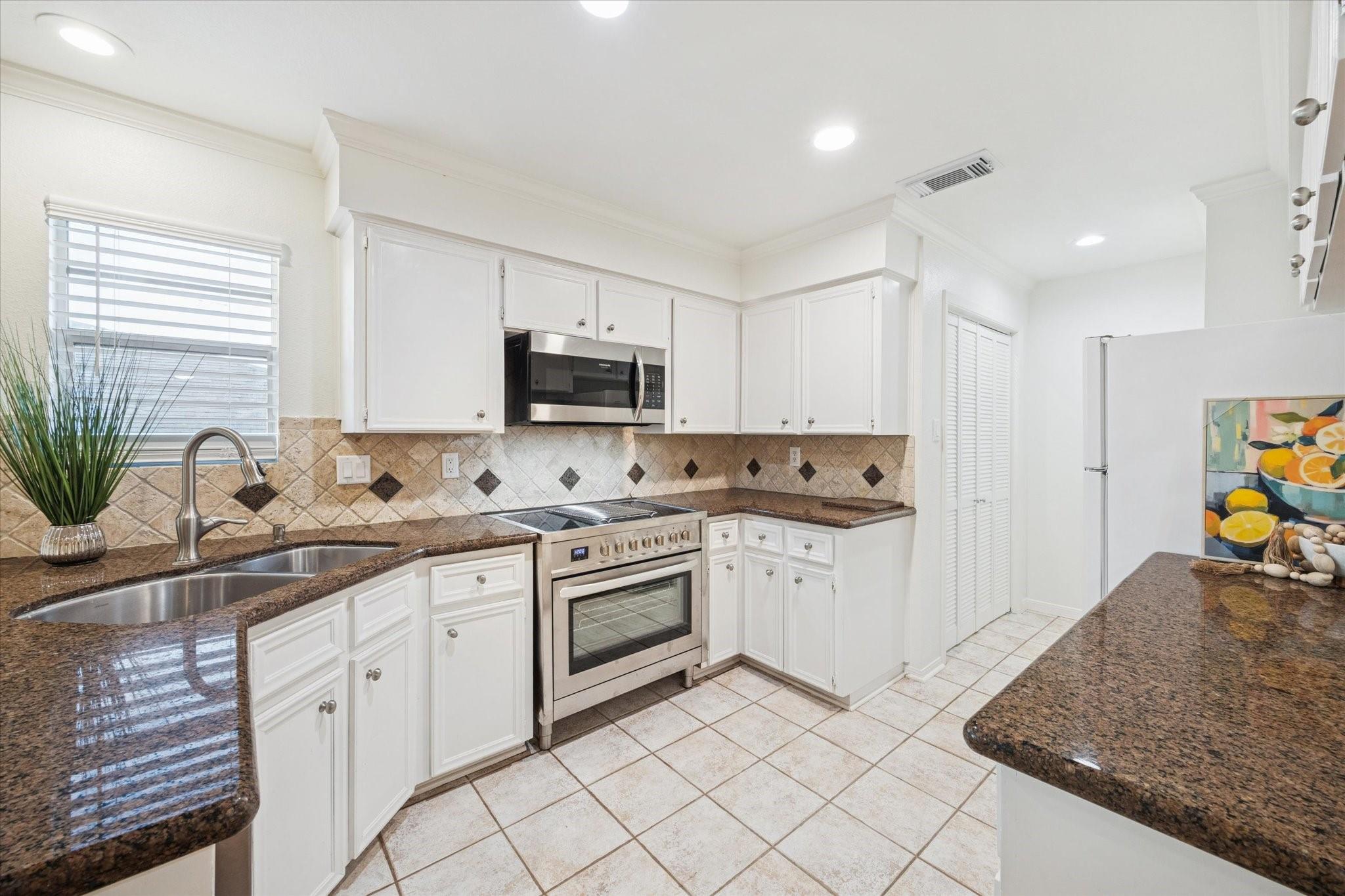 1526 Bay Meadows Drive