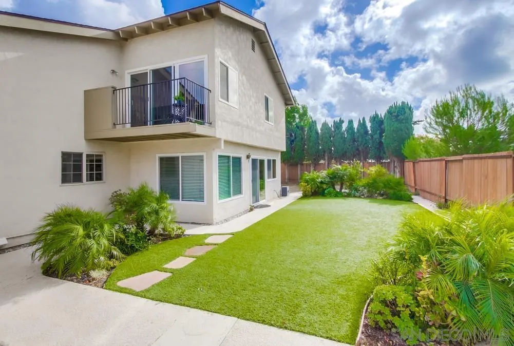 10427 La Morada Dr