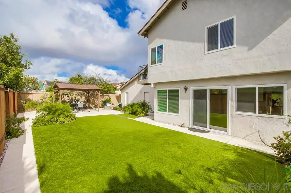 10427 La Morada Dr