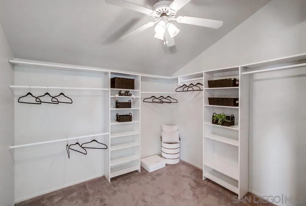 10427 La Morada Dr